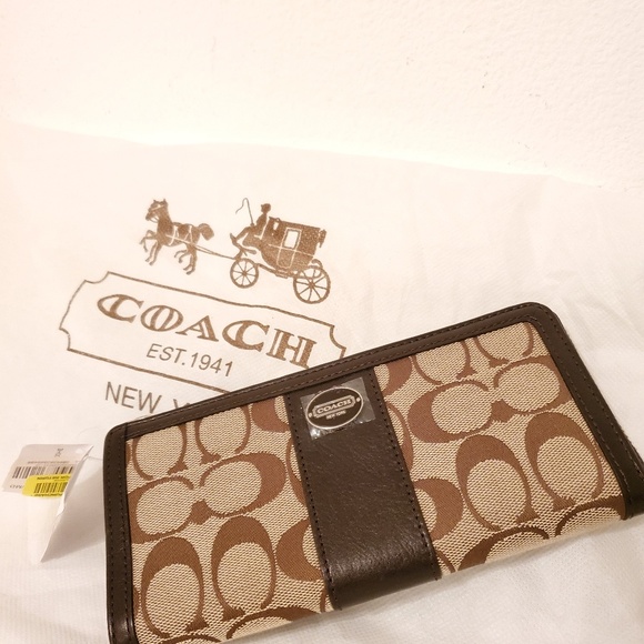 Coach Handbags - Woman's Coach wallet